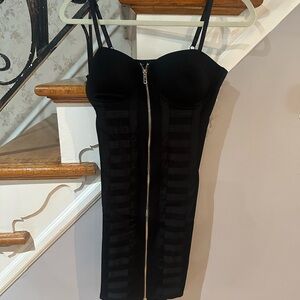 Elegant Black Strapless Dress with Zipper